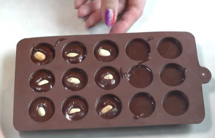 Разливаем шоколад